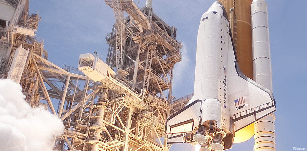 Image: The space shuttle commencing launch